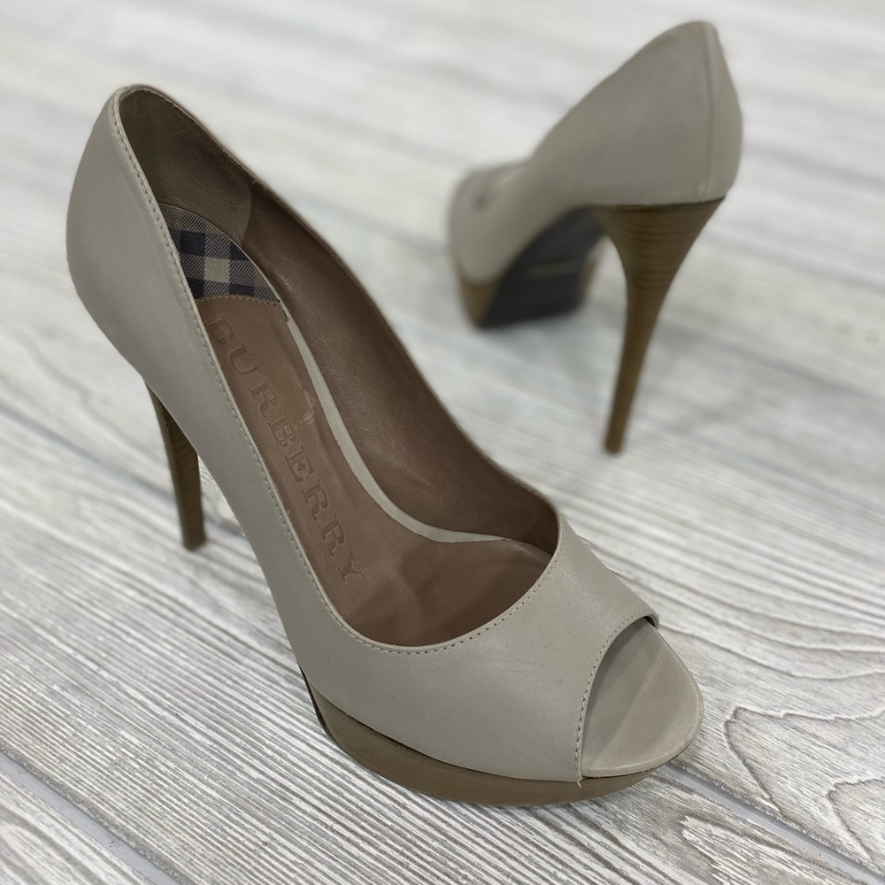 Burberry Trench Settrington Peep Toe Pumps - 41